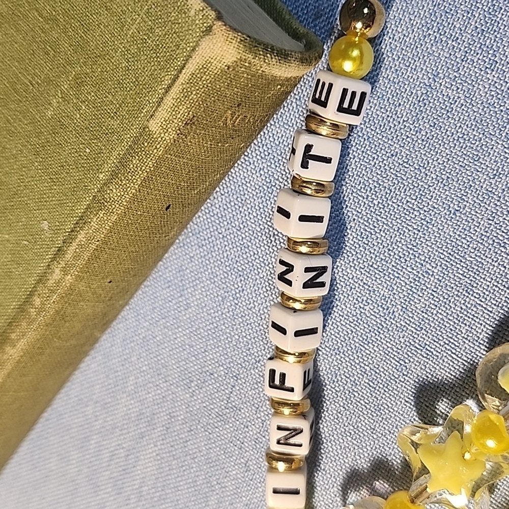 🎤Infinite Inspired Keychain - Picture 3 of 4